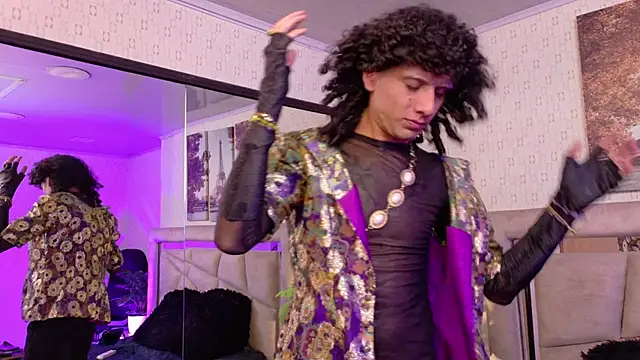 Snapshot of 4L3JX chatting on February 17, 3:58 am 4L3JX online show from February 17, 3:58 am