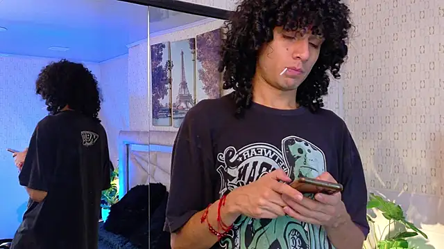 Snapshot of 4L3JX chatting on February 19, 4:08 am 4L3JX online show from February 19, 4:08 am