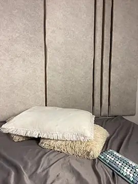 lilithdya online show from April 14, 12:05 am