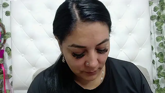 brunaroyale online show from April 21, 4:01 pm