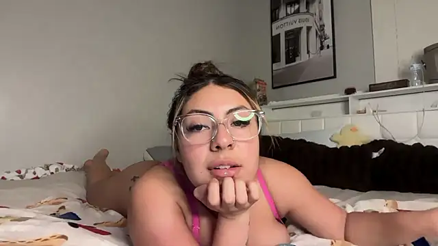 Snapshot of Lalaaxo chatting on March 12, 3:56 am Lalaaxo online show from March 12, 3:56 am