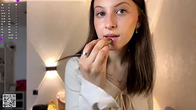 LouiseChavez online show from April 16, 2:07 pm