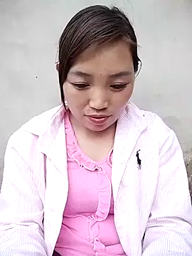 lia-coy online show from April 20, 11:24 am