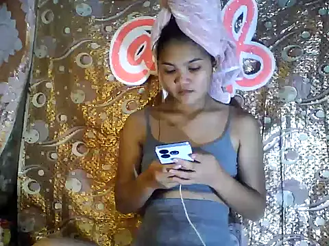 PinaySkinnyJust18 online show from February 20, 8:16 am