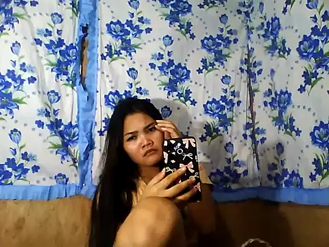 PinaySkinnyJust18 online show from April 4, 9:18 am