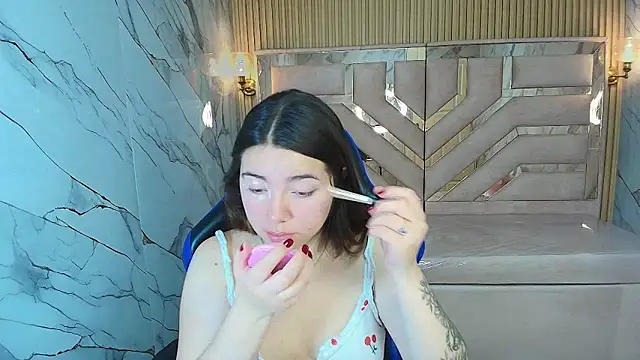 emily  r   online show from January 17, 1:05 pm