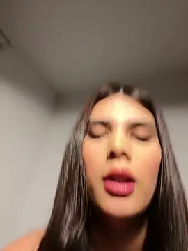 Lily WellGifted online show from April 17, 7:50 pm