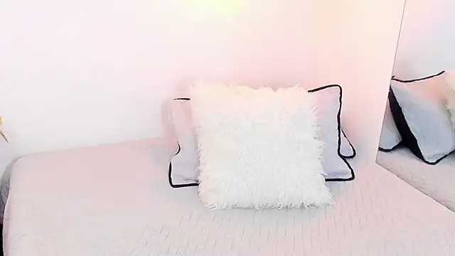 annarosse  online show from April 20, 12:08 pm