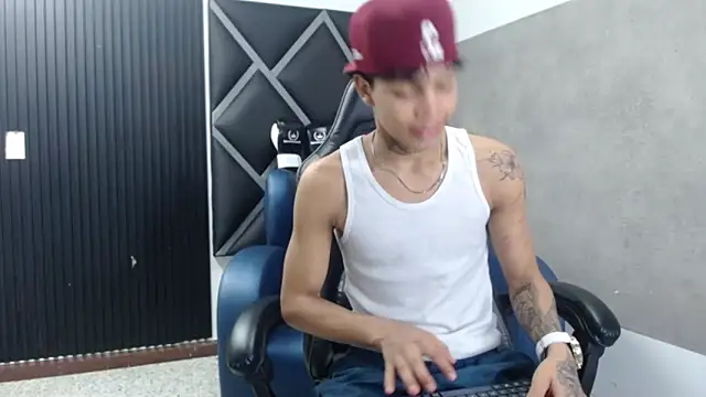 Dogan Renzo0 online show from February 4, 7:42 pm