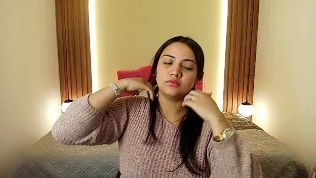 IvonneRoss  online show from April 20, 1:03 pm