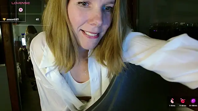 Daisy Lovely online show from May 1, 4:33 pm