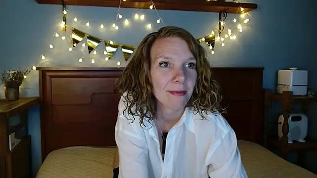 Snapshot of Daisy_Lovely chatting on June 1, 4:36 am Daisy Lovely online show from June 1, 4:36 am