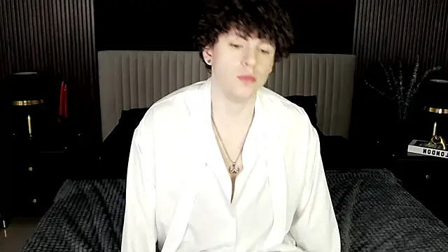 TylerGibson online show from February 27, 4:23 am