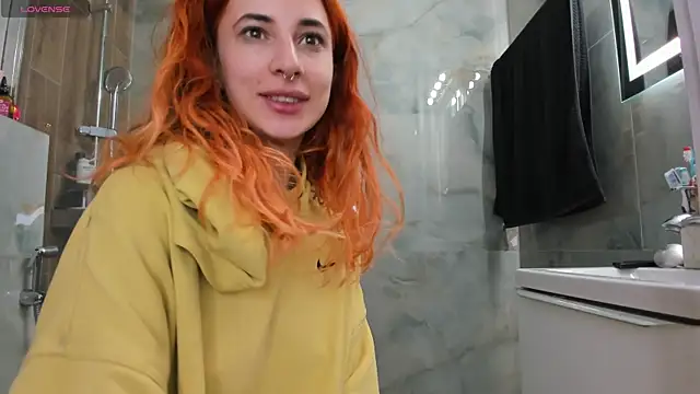 KikkoLee online show from April 19, 7:18 am