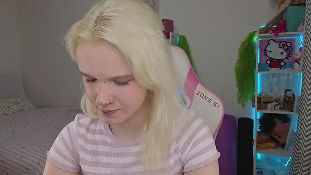 Mia WaterFall online show from April 21, 3:35 am