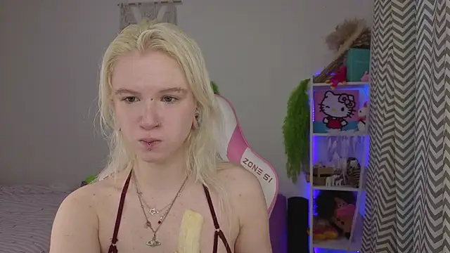 Mia WaterFall online show from April 23, 3:19 am