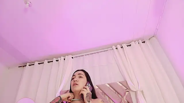 KathiaJenner online show from April 19, 6:10 pm