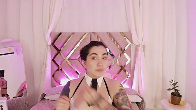 KathiaJenner online show from April 20, 11:24 am