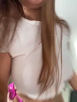 saray mendozaa online show from February 15, 6:04 pm