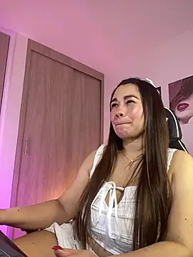 Snapshot of saray_mendozaa chatting on June 25, 7:18 pm saray mendozaa online show from June 25, 7:18 pm