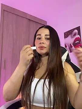 Snapshot of saray_mendozaa chatting on June 27, 4:23 pm saray mendozaa online show from June 27, 4:23 pm