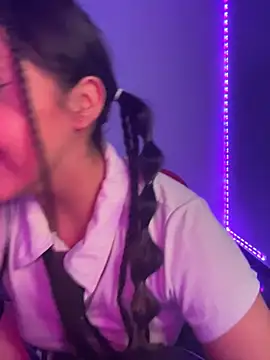 Snapshot of laraa_rous chatting on March 12, 12:06 am laraa rous online show from March 12, 12:06 am