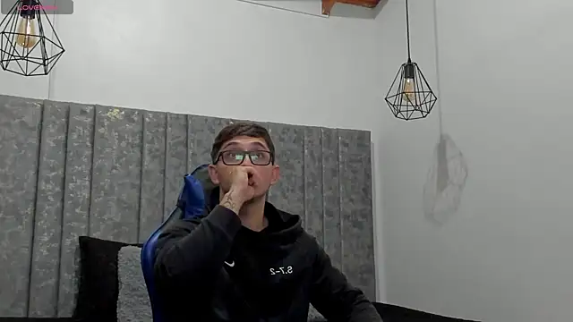 Calvin Hunter online show from April 22, 2:58 am