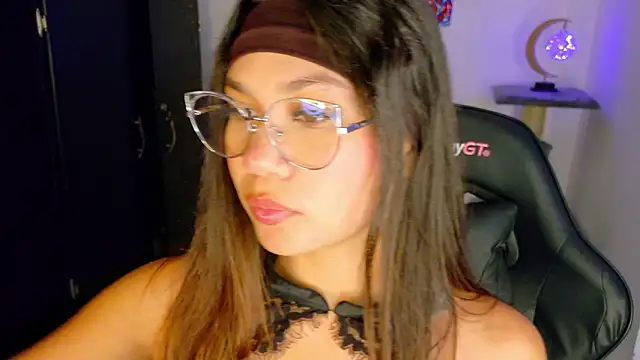 Wendy Mills  online show from March 22, 1:20 am