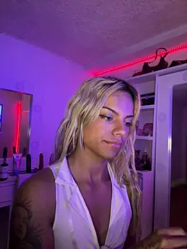 andyy x online show from April 24, 7:11 am