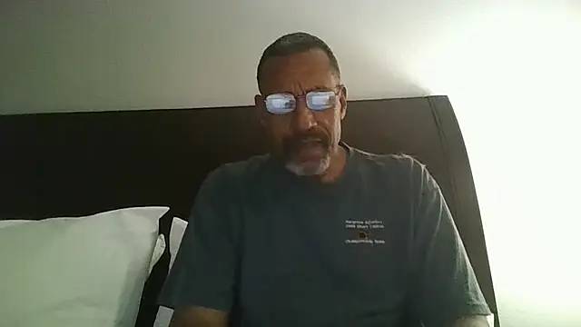 swimmer2496 online show from March 22, 4:49 am