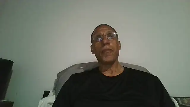 Snapshot of swimmer2496 chatting on June 6, 12:49 am swimmer2496 online show from June 6, 12:49 am