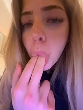 MelliMoon online show from February 16, 11:23 pm