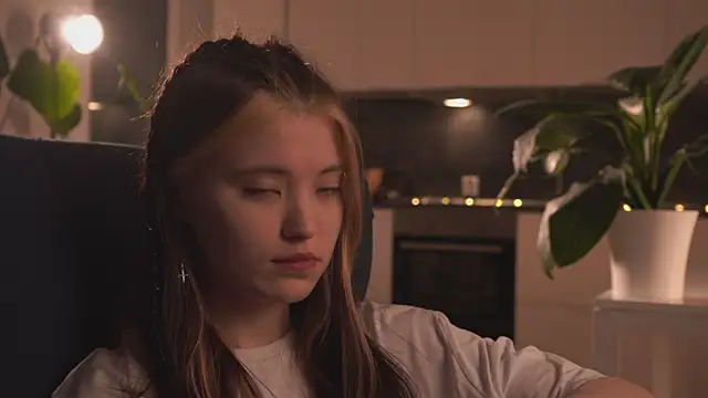 EleniRoeber online show from February 16, 4:14 pm