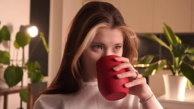 EleniRoeber online show from February 24, 3:32 pm