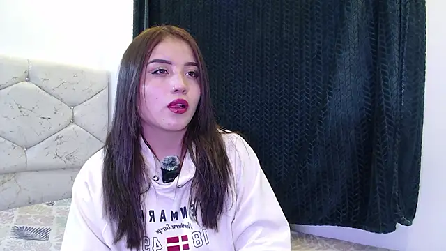 RaivenMoon  online show from March 5, 3:35 am