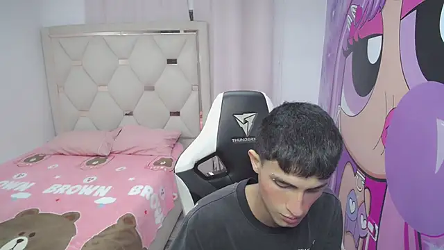 Akyra latinn online show from January 17, 4:11 pm