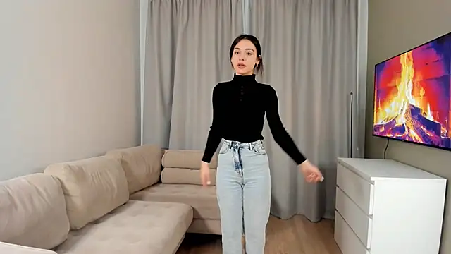 TreasaCrebs online show from February 1, 6:06 pm