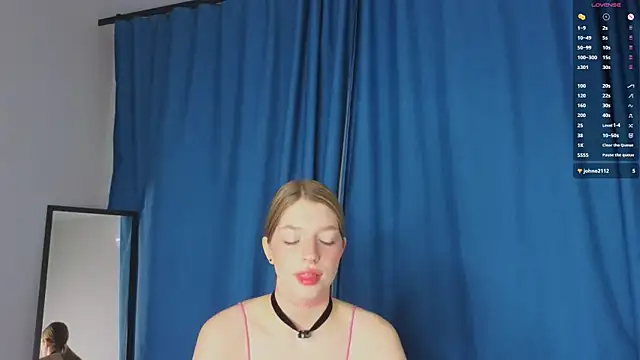 AliceRandewu online show from February 8, 8:34 pm