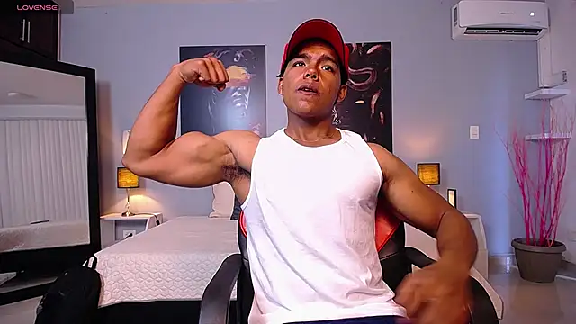 DanielHaloran online show from February 18, 8:27 pm