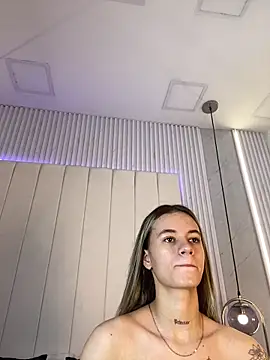 JuliaColemann online show from February 4, 11:49 am