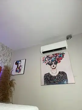 chiarabonds online show from April 23, 5:26 pm