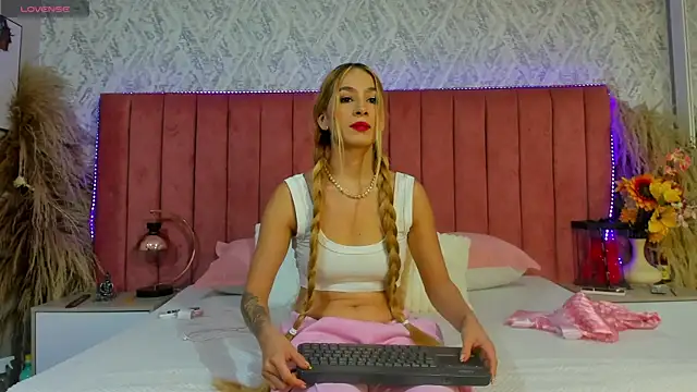 chiarabonds online show from June 8, 5:13 pm