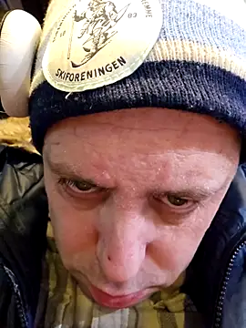 Snapshot of Martin_dick78 chatting on February 20, 12:18 am Martin dick78 online show from February 20, 12:18 am