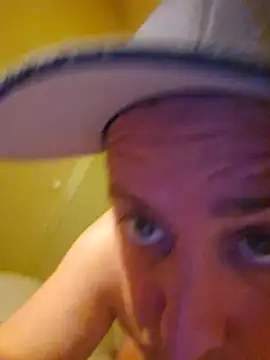 Snapshot of Martin_dick78 chatting on May 18, 9:09 pm Martin dick78 online show from May 18, 9:09 pm