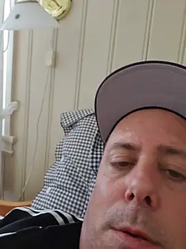 Snapshot of Martin_dick78 chatting on May 21, 2:13 pm Martin dick78 online show from May 21, 2:13 pm