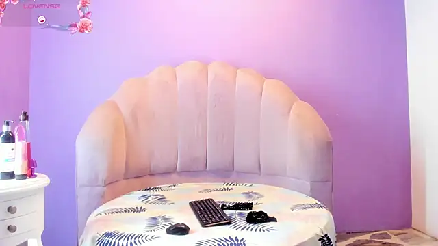 tifanibrown online show from March 7, 12:35 pm