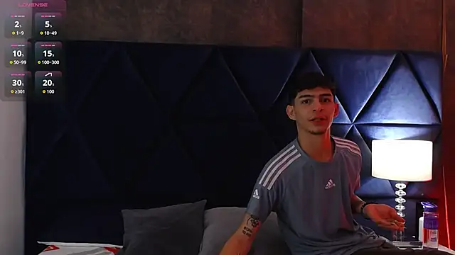 Logan Woods online show from March 2, 8:32 am