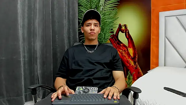 Tobias Vega online show from March 27, 11:37 pm