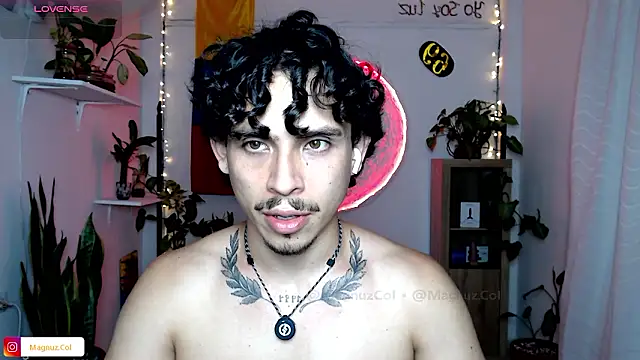 Magnuz Col online show from February 11, 1:32 am