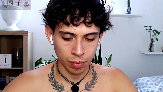 Magnuz Col online show from April 24, 3:36 pm